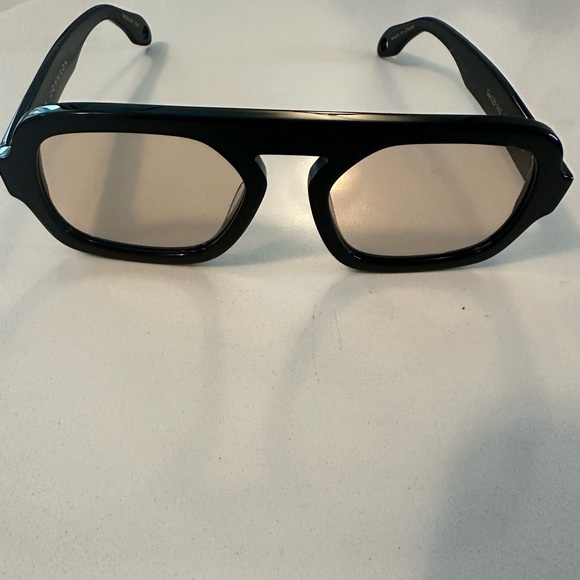 Black Square Women's Sunglasses - Picture 8 of 8